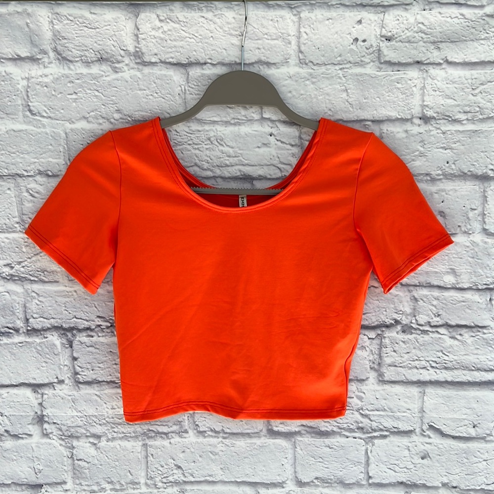 NWT Emma & Sam Orange Fitted Cropped Top Small Scoop Neck Blouse Stretch